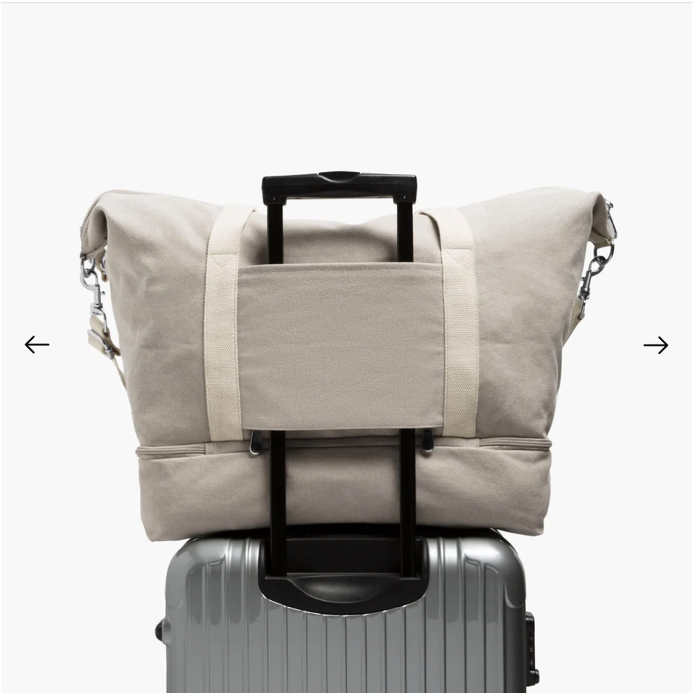 Lo & Sons Cream Travel Bag - Picture 8 of 9